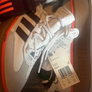 Ivy Park Sleek Super 72